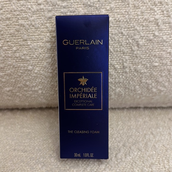 BNIB Guerlain The Cleansing Foam 30mL 1oz - Picture 3 of 5